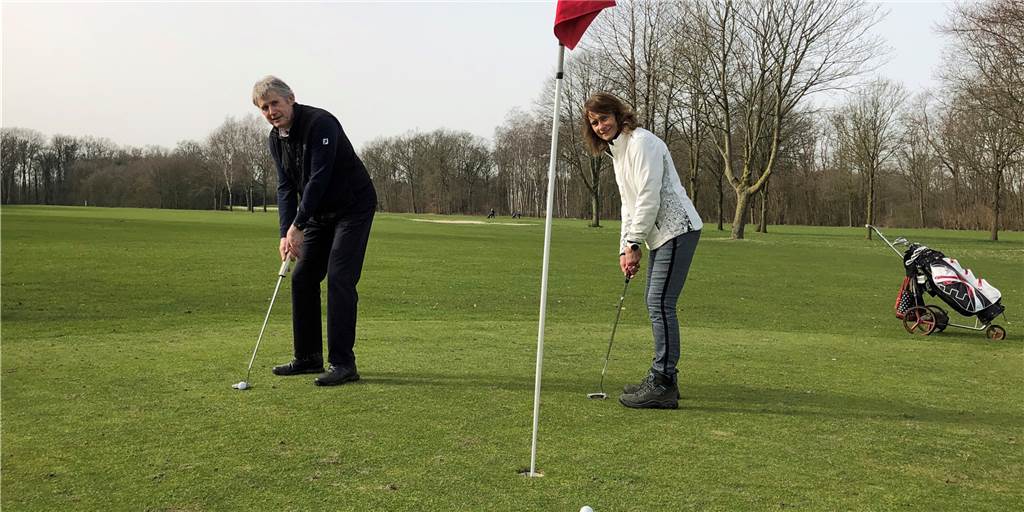 Viele Mitglieder schwangen am Montag wieder die Schläger auf dem Ahauser Golfplatz.