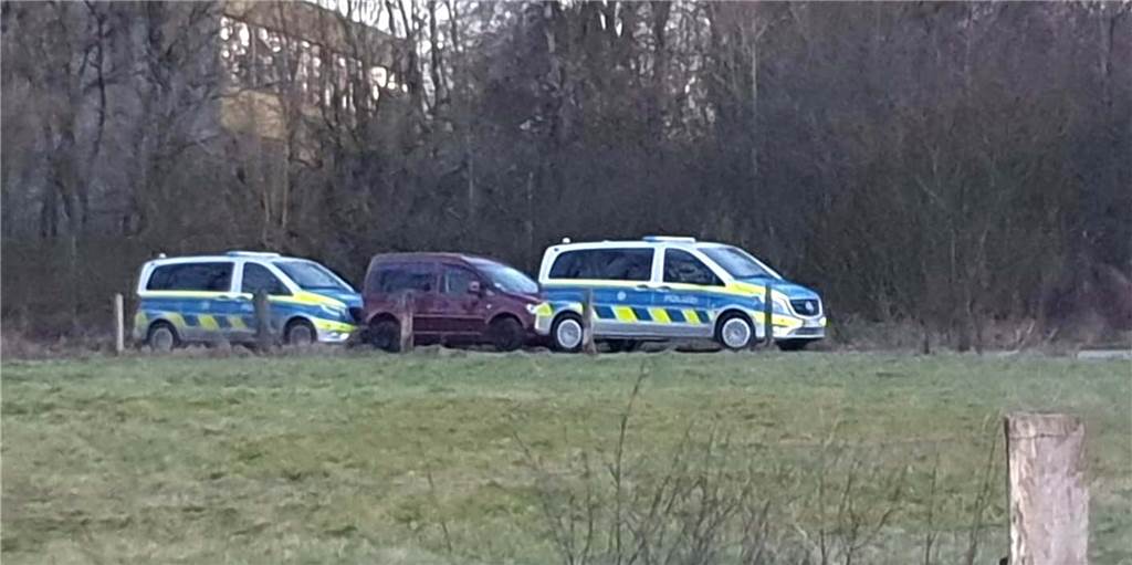 Lost Placer turnten auf Halterner Schachtturm: So reagiert die Polizei Am Sonntagabend fuhr die Polizei wieder einen Einsatz: Diesmal konnte sie ein Paar aus Duisburg, das durch ein Loch im Zaun auf das AV-Gelände geschlüpft war, nicht stellen.