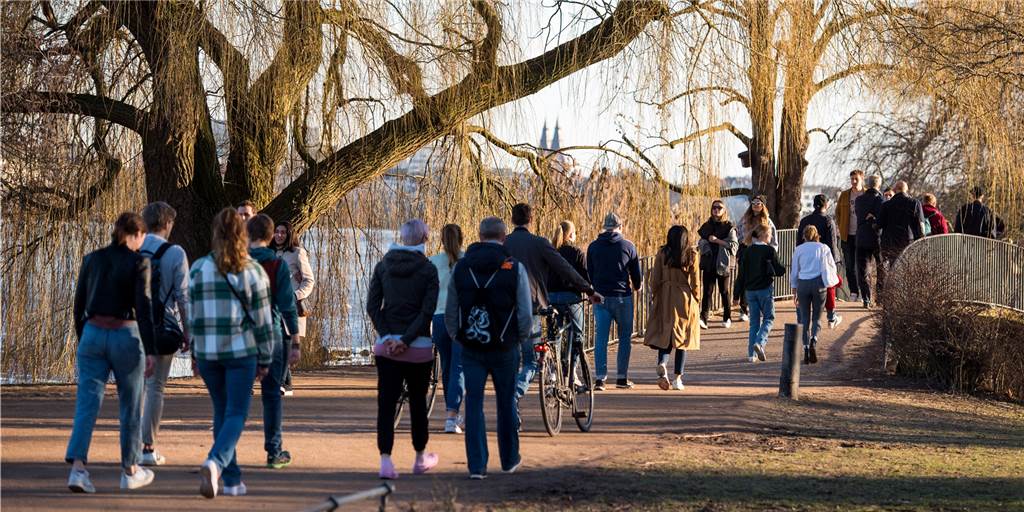 Plant die Stadt Vreden beliebte Ausflugsziele wegen Corona zu sperren? Am Wochenende hat es vielerorts zahlreiche Menschen, wie auf diesem Symbolbild, in die Natur gezogen.