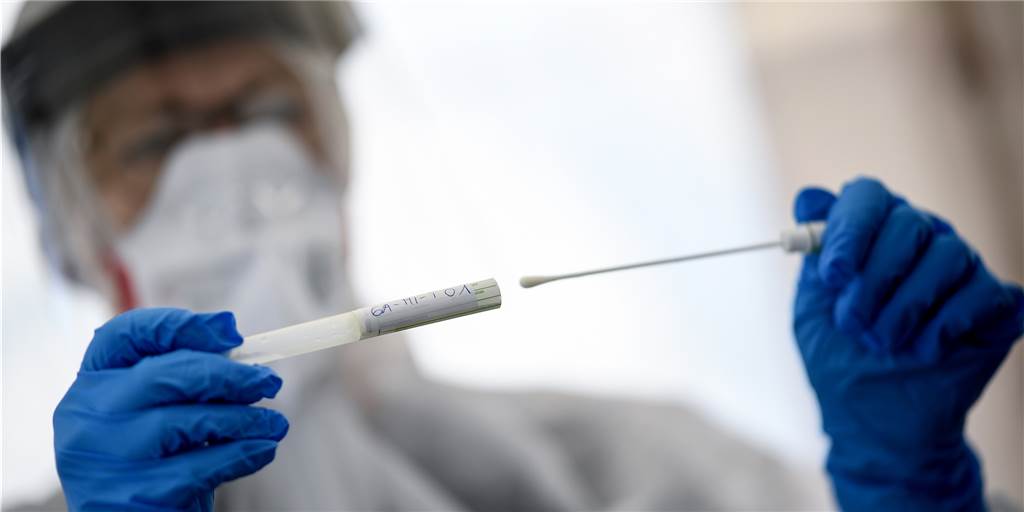 Kinder und Betreuerinnen infiziert: Corona-Mutation an Grundschule Symbolfoto: Zwei Mitarbeiterinnen und zwei Kinder der St.-Nobert-Grundschule wurde positiv auf das Coronavirus getestet.