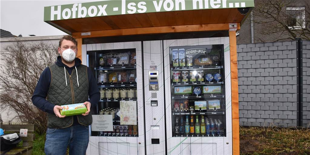Grillfleisch 24/7: Ascheberg hat jetzt eine Hofbox am Autohaus Fischer Luis Brentrup, hier in Selm, hat die Hofboxen gemeinsam mit seinen Geschwistern gestartet.