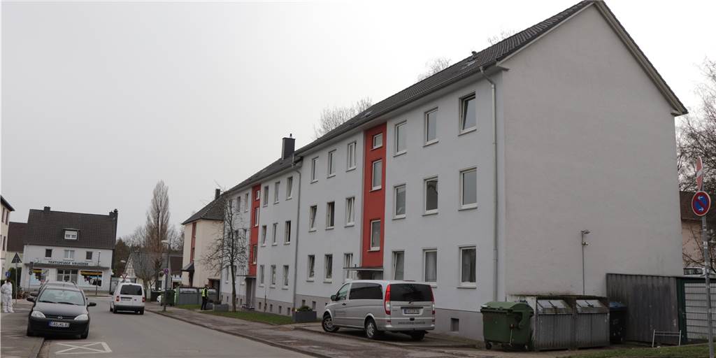 Person verschwand trotz Corona-Quarantäne aus Häusern an der Harkortstraße In diesen Häusern eingangs der Harkortstraße im Castrop-Rauxeler Ortsteil Merklinde hat die Stadt viele ihrer rund 300 Geflüchteten und Wohnungslosen untergebracht. Dort gibt es einen Corona-Ausbruch.