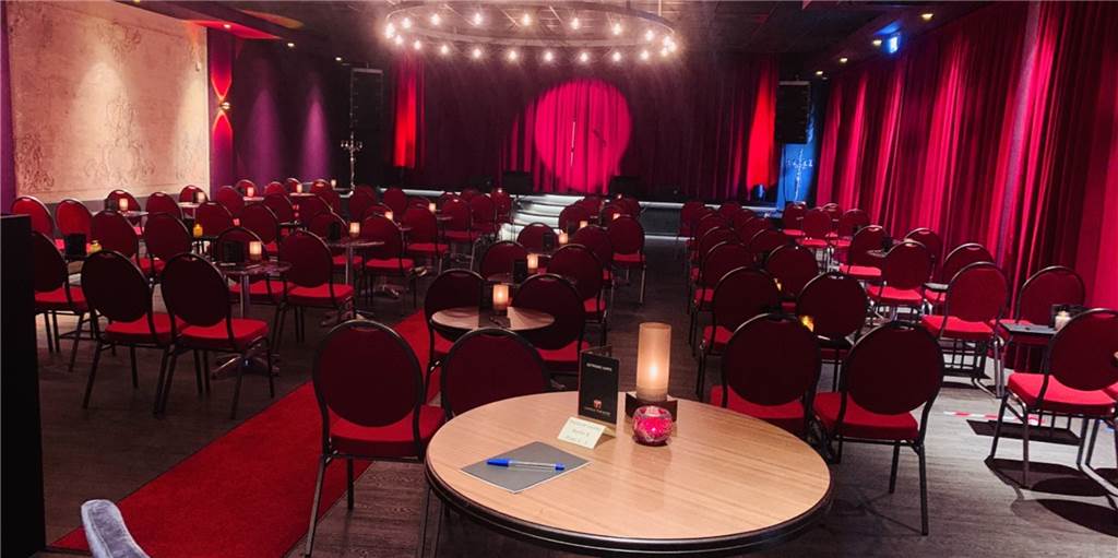 Ins Hansa-Theater kehrt wieder Leben ein, wenn auch noch nicht durch Publikum im Saal.