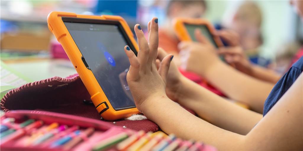 Digitaler Unterricht: Corona bringt Schub bei Digitalisierung und legt Schwächen offen Digitaler Unterricht: Corona bringt Schub bei Digitalisierung und legt Schwächen offen