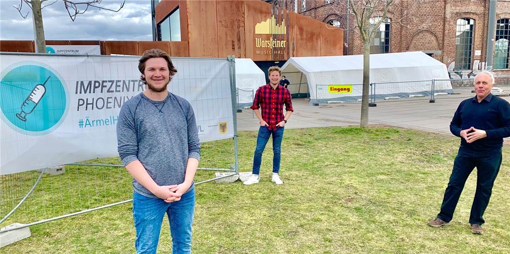 Impfzentrum statt Sporthalle: Ein Sportverein geht einen besonderen Weg Das sind Nicholas Bauhaus, Lars Biermann (Pressesprecher Basketball) und Achim Wirth (Förderverein Basketball, v.l.).