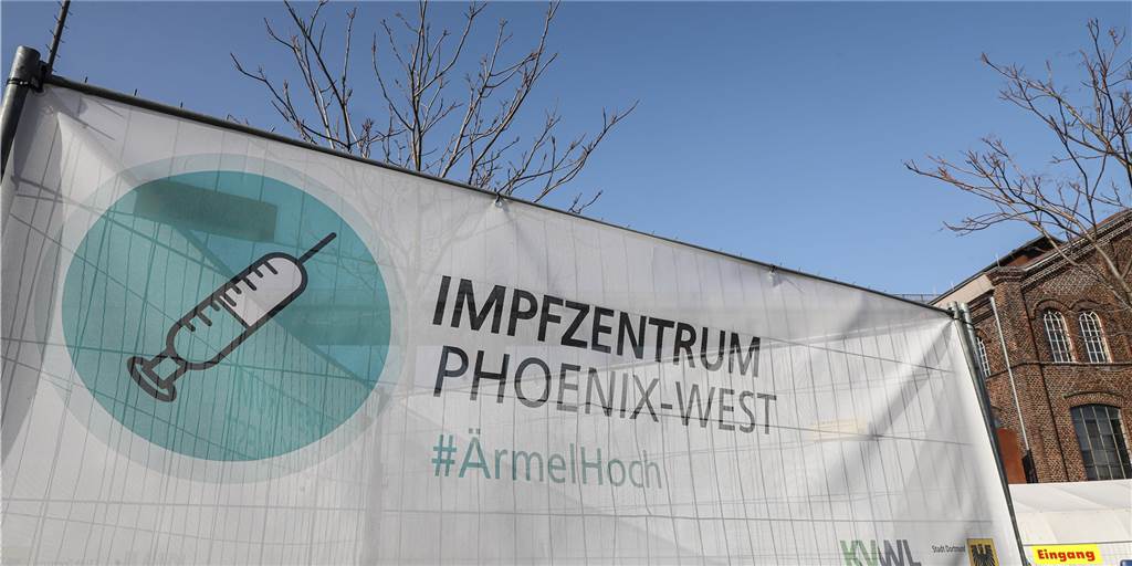 Hunderte Dortmunder lassen Astra-Zeneca-Impftermin verstreichen Jeweils donnerstags wird im Dortmunder Impfzentrum auf Phoenix-West der Astrazeneca-Impfstoff verimpft.