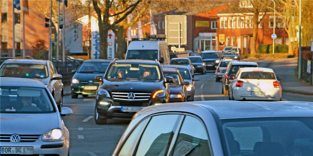 Stadtlohn begräbt nach mehr als 40 Jahren seine Umgehungsstraßen-Pläne Keine Entlastung in Sicht: Nach dem Aus für die Umgehungstraßepläne wird sich an der Belastung der Mühlenstraße vorerst nichts ändern. Der geplante Kreisverkehr könnte aber den Verkehrsfluss verbessern.