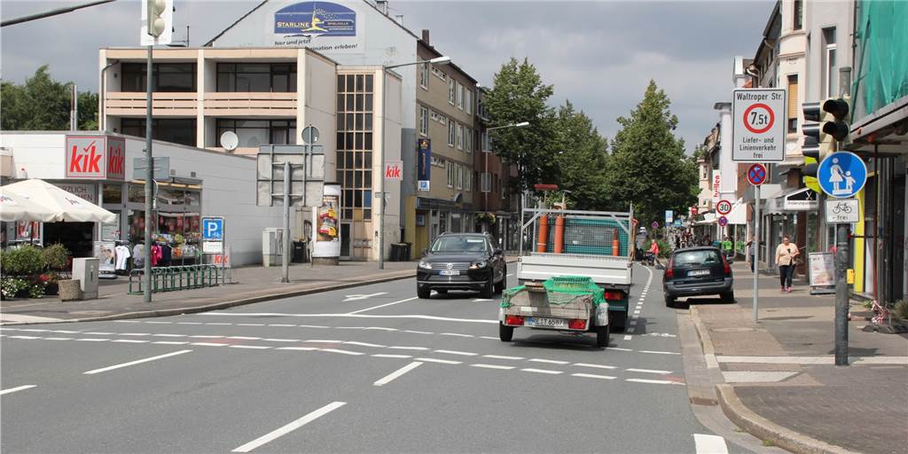 Politik will Durchfahrtsverbot auf der Waltroper Straße beibehalten Auf der Waltroper Straße gilt seit 2018 ein Durchfahrtsverbot für Lkw.