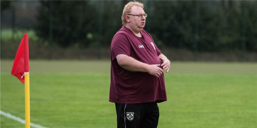 2,5 Neuzugänge: Der SV Hullern verstärkt sich erneut mit Ex-Spielern Freut sich über drei Neuzugänge: Hullerns Trainer Christoph Bafs-Dudzik.