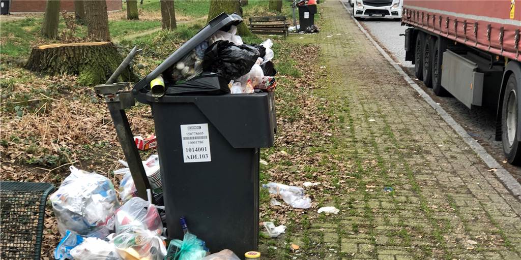 Stark vermüllt: A1-Rastplatz bei Werne Sorgenkind der Autobahnmeisterei Der A1-Rastplatz "An der Landwehr" in Fahrtrichtung Bremen war am Samstag, 27. Februar, von Müll übersät.