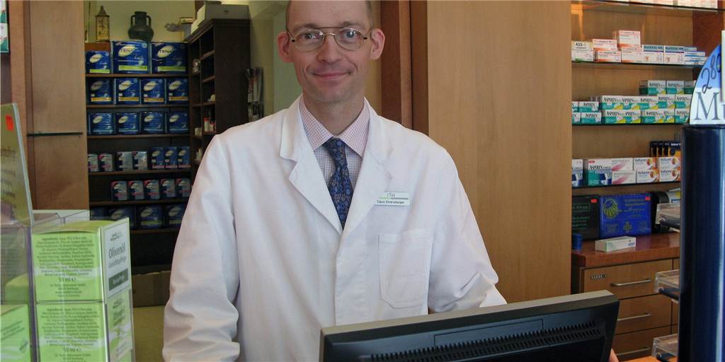 Corona-Selbsttests: dm und Apotheken planen Verkauf ab kommender Woche Castrop-Rauxeler Apotheken und die Drogeriemarkt-Kette dm wollen ab der nächsten Woche Corona-Selbsttests verkaufen. Auch Apotheker Claus Ehrensberger hat die Spucktests bestellt.