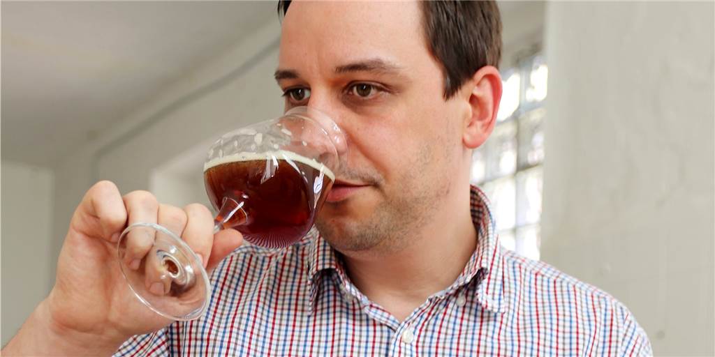 Dortmunder Bier-Experten geben Tipps: Finger weg von grünem Flaschenbier! Dortmunder Bier-Experten geben Tipps: Finger weg von grünem Flaschenbier!