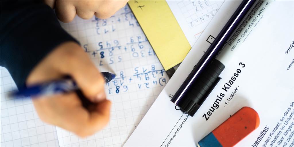 Ergebnisse: Lehrer und Eltern haben Digitalisierung an Schulen bewertet Das Homeschooling ist erst einmal vorbei, doch das Thema Digitalisierung an Schulen bleibt.