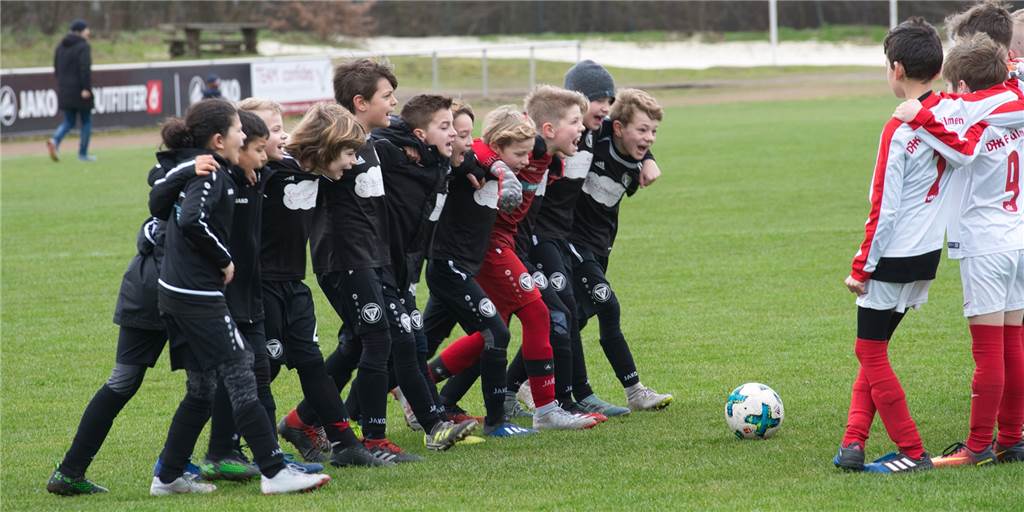 Lockerungs-Wirrwarr: Liebe Regierung, versteht ihr das eigentlich selbst? Kinder bis 14 Jahren dürfen ab Montag, 8. März, wieder mit maximal 20 Teilnehmern Sport treiben.