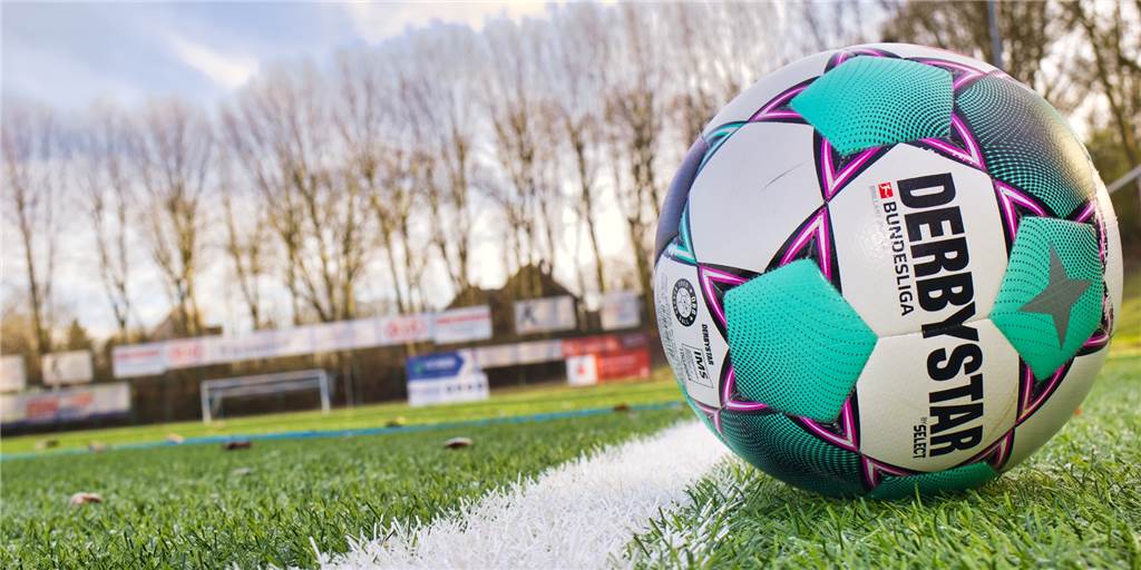 Kuriose Corona-Verordnung: Altersgrenze bereitet Vereinen Probleme Seit dieser Woche rollt auf einigen Lüner Fußballplätzen wieder der Ball.