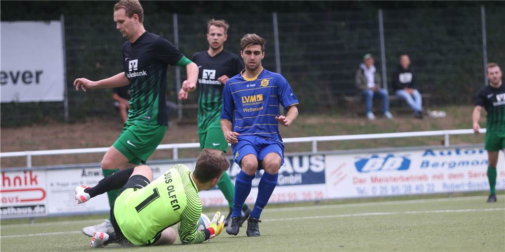 Niedrige Inzidenz: Kann in Herbern, Olfen und Nordkirchen bald wieder Fußball gespielt werden? Sven Schlestein und Dominick Lünemann hoffen, bald wieder auf dem Platz stehen zu können.