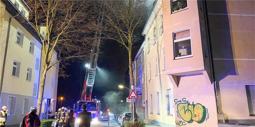 Das ist die lange Anklageschrift gegen den mutmaßlichen Brandstifter Auch der Kellerbrand in einem Mehrfamilienhaus an der Haumannstraße soll auf das Konto des Tatverdächtigen gehen. Die Staatsanwaltschaft hat nun Anklage gegen ihn erhoben.