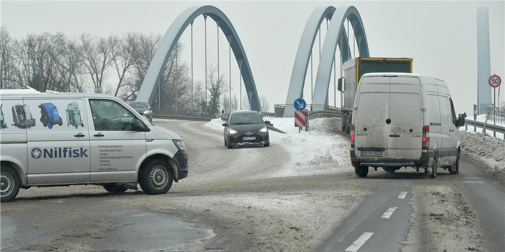 Winterchaos in Lünen soll für WBL und Stadt kein Schnee von gestern sein Ungeräumte Straßen - selbst auf Hauptverkehrsstrecken: Das soll es künftig nicht mehr geben.