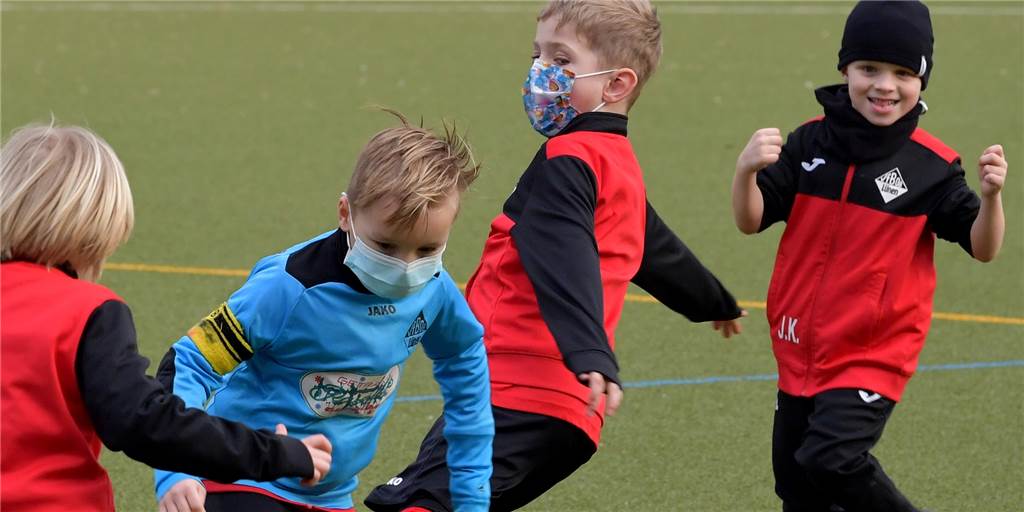 Mit vielen Fotos: Lüner Jugend-Fußballer jagen wieder über den Platz Mit vielen Fotos: Lüner Jugend-Fußballer jagen wieder über den Platz