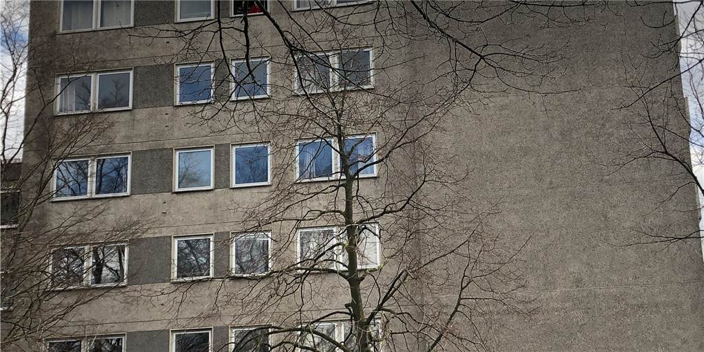 Quarantäne-Hochhaus in Werne: Sieben weitere Bewohner positiv getestet Das Hochhaus im Holtkamp in Werne steht seit Ende Februar unter Quarantäne. Die Isolation könnte sich verlängern, weil weitere Bewohner positiv auf das Coronavirus getestet worden sind.