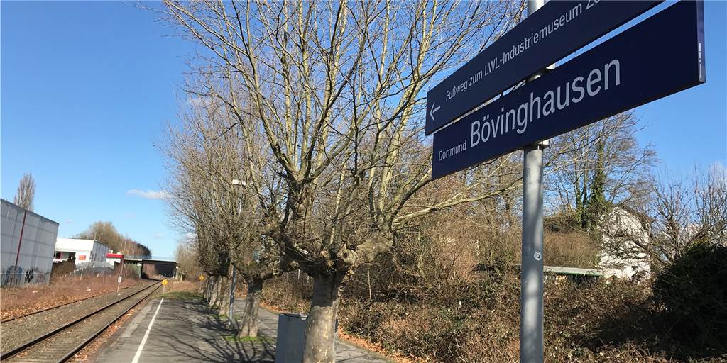 Haltepunkt voller Müll – eine „noch akzeptable“ Aufenthaltsqualität? Der Haltepunkt Dortmund-Bövinghausen wirkt wie ein "Lost PLace" – ein verlassener Ort. Der Stationsbericht 2020 bescheinigt ihm ein "noch akzeptables Erscheinungsbild".