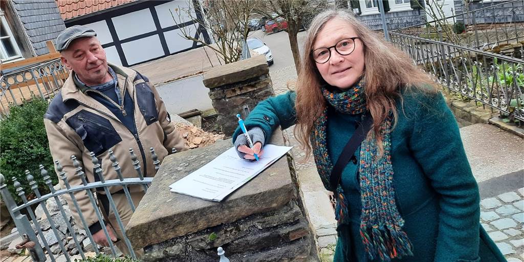 Neue Initiative will mit Unterschriften Bäume auf dem Schwerter Marktplatz retten