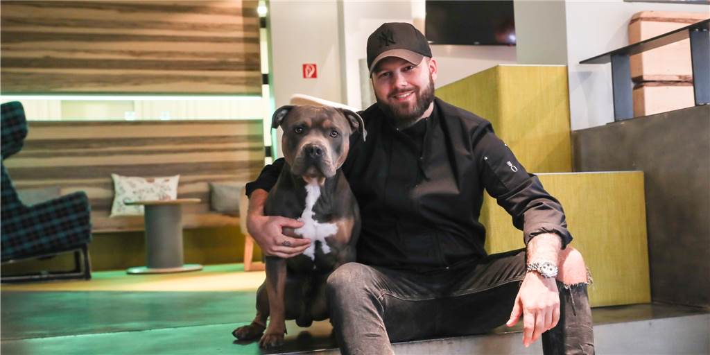 Phillip Schneider: Dortmunds neuer Sterne-Koch mit der großen Klappe Phillip Schneider: Dortmunds neuer Sterne-Koch mit der großen Klappe