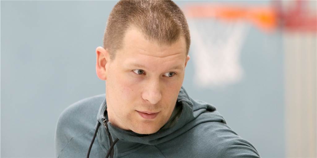 Gleich vier Mitglieder: Die „Niehüser-Connection“ prägt das Frauenteam der LippeBaskets David Niehüser ist Trainer der Frauen der LippeBaskets Werne. Teil der Mannschaft sind auch seine Tochter und zwei Cousinen.