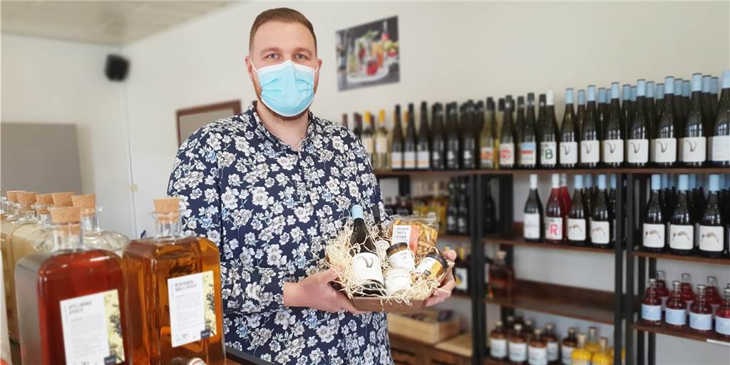 Café, Feinkost, Weinproben: „Taste it“ will alle Geschmäcker bedienen Dennis Busscher hat am Montag das "Taste it" eröffnet.