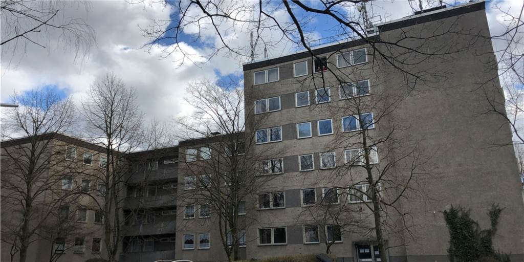 Quarantäne im Holtkamp in Werne: Weitere Bewohner mit britischer Variante infiziert Das Hochhaus im Holtkamp in Werne steht seit Ende Februar unter Quarantäne. Für manche Bewohner hat sich die Isolation nun verlängert, nachdem neue positive Tests bekannt wurden und erneut die britische Virus-Variante nachgewiesen wurde.