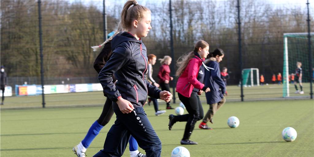 Seit Montag dürfen die Junioren-Mannschaften bis 14 Jahren wieder trainieren. So auch die D-Juniorinnen des Werner SC.