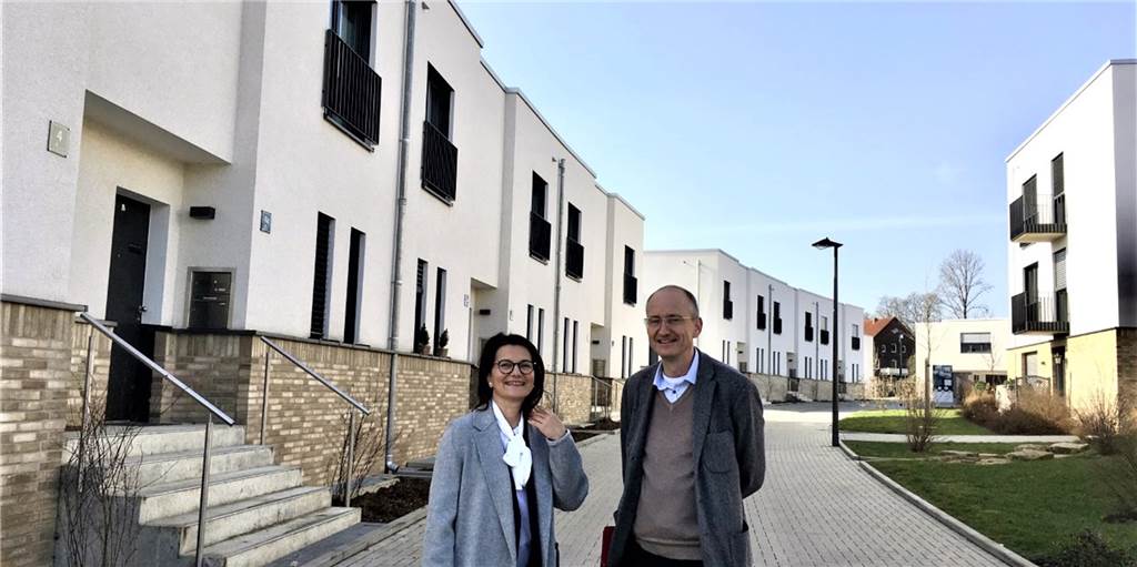 Dortmunder Vorzeige-Siedlung erzeugt mehr Energie, als sie verbraucht Die Architektin Susanne Schamp und Architekt Richard Schmalöer haben die Siedlung Bergpate entworfen.