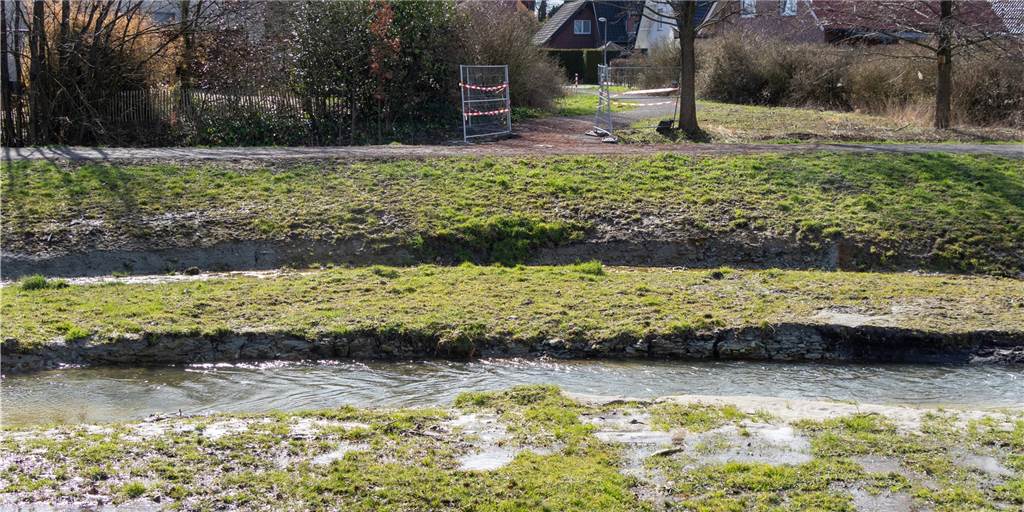 5,7 Millionen Euro: Wofür Legden 2021 soviel Geld ausgeben will Hier im Neubaugebiet Roggenkamp soll eine Brücke gebaut werden, die auch den Bewohnern des Gebiets Kamp An‘t Hus eine schnelle Fuß- und Radwegeverbindung ins Dorf bieten soll. Kostenpunkt: 500.000 Euro.