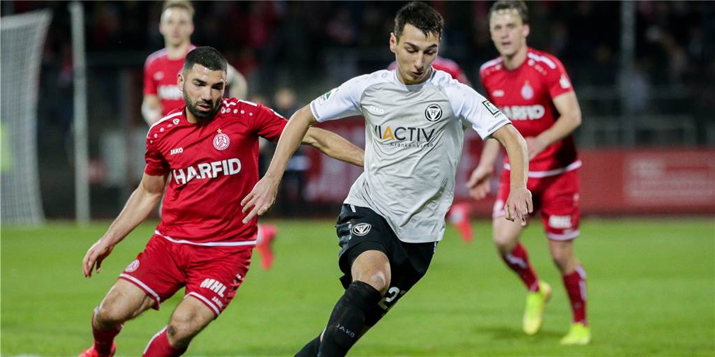 Schermbeck statt Haltern: Enes Schick sieht beim SVS die bessere Perspektive Enes Schick (r.) spielte mit dem TuS Haltern am See in der Regionalliga und der Oberliga.