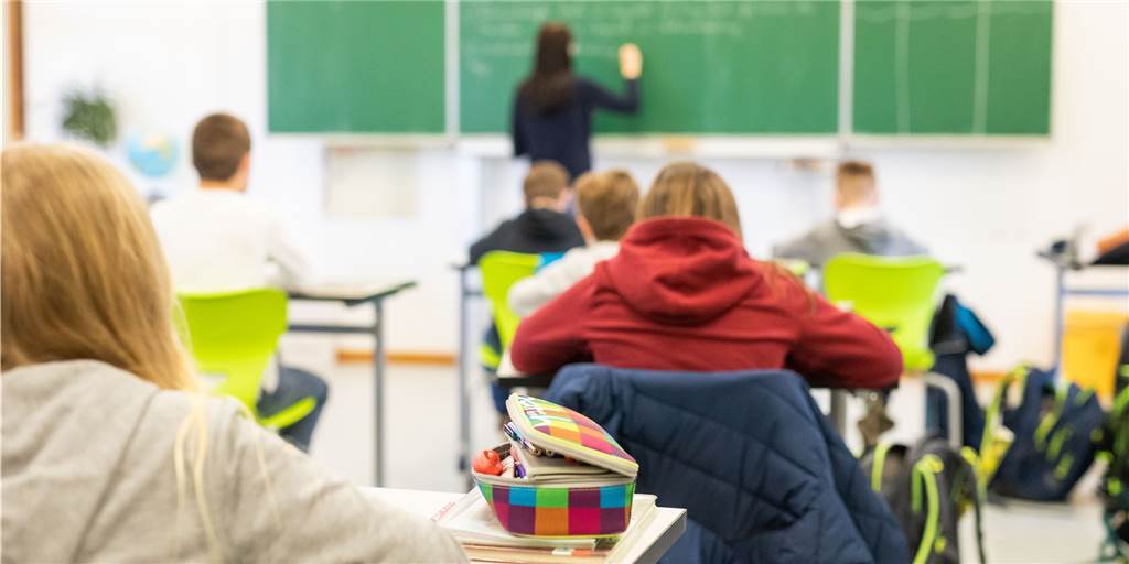 Dortmunder Schüler sind gerade erst in die Schulen zurückgekehrt, da fordert OB Thomas Westphal wieder Schulschließungen. Die Schüler wünschen sich mehr Planungssicherheit.