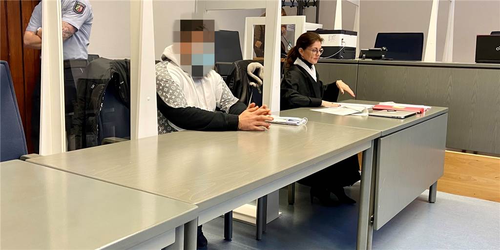 Betrug am Telefon: „Falscher Polizist“ muss nun selbst ins Gefängnis Betrug am Telefon: „Falscher Polizist“ muss nun selbst ins Gefängnis