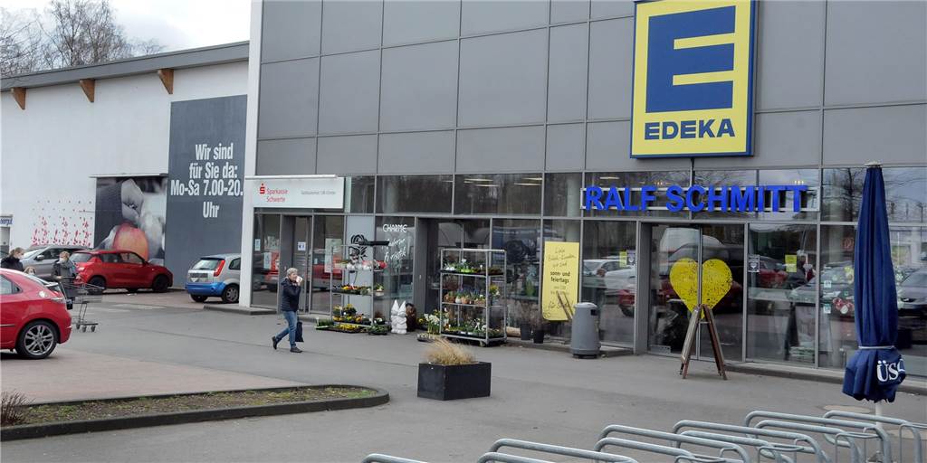 Edeka Schmitt kürzt dauerhaft seine Öffnungszeiten Kunden des Edeka-Markts am Rosenweg müssen sich auf Veränderungen einstellen.
