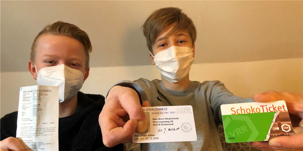 Ärger nach Ticket-Kontrolle: „Sowas kann man auch anders regeln!“ Luis Vollmer und Alexander Ritter hatten im Zug einen unliebsamen Kontakt mit einer Kontrolleurin, bei dem es um die Schokotickets der Jungs ging