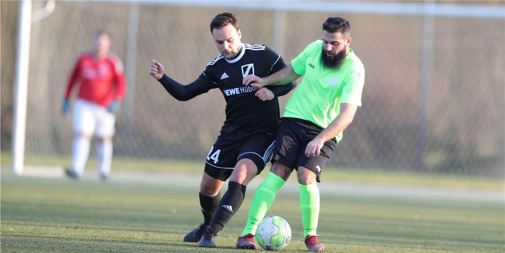 Firat Isikli: „Mit Eintracht spiele ich oben mit, mit Stockum dümpele ich nur rum“ Firat Isikli: „Mit Eintracht spiele ich oben mit, mit Stockum dümpele ich nur rum“