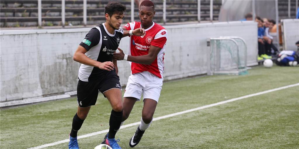 Karthaus‘ ungewöhnlicher Weg zum TuS Haltern und eine komplizierte Verletzung Noah Karthaus (l.) spielt seit mehreren Jahren für die TSG Sprockhövel, im Sommer wechselt er zum TuS Haltern am See.