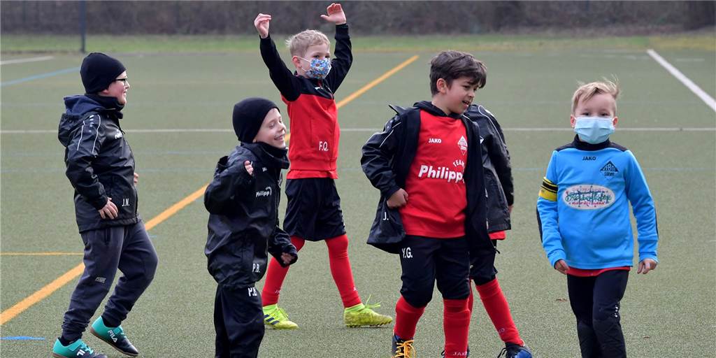 Corona-Notbremse nach zwei Wochen Training: „Das macht mich wirklich fassungslos“ Die ersten Trainingseinheiten seit Monaten hatten bei den Lüner Nachwuchskickern für einige Freude gesorgt.