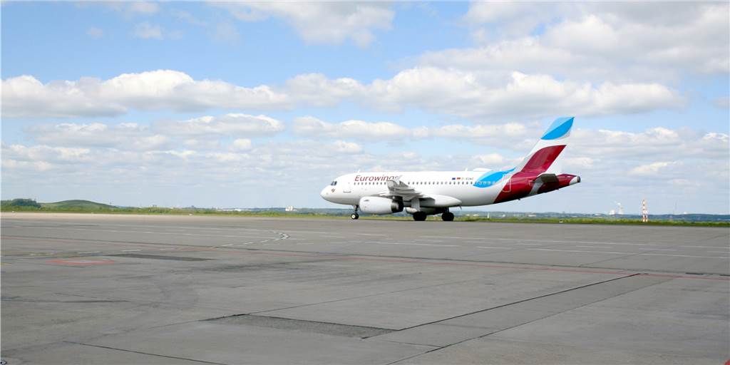 Urlaub mit Corona-Test: So bereiten sich Flughafen und Eurowings vor Fast täglich fliegt eine Eurowings-Maschine in den Osterferien von Dortmund nach Mallorca.