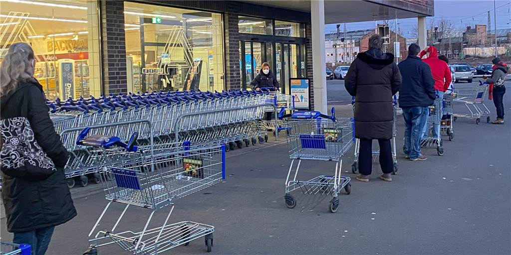 Nach Sorge vor Chaos-Kar-Samstag in Schwerte: Osterruhe wieder gekippt Normalerweise ist der Gründonnerstag ein Stoß-Einkaufstag vor den Osterfeiertagen. In diesem Jahr fällt er aus.
