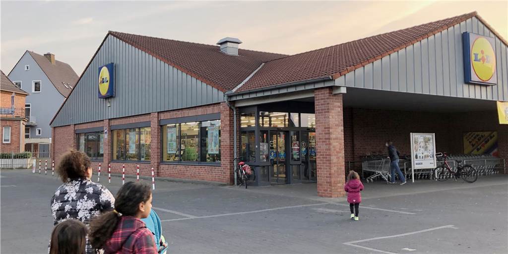 Alter Lidl-Markt an der Grabenstraße soll einem größeren Neubau weichen Der Lidl-Markt an der Grabenstraße soll abgerissen werden. Lidl plant einen größeren Neubau.
