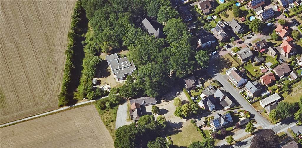 Plätze und Wege: Stadtteil in Dorsten bekommt eine neue Mitte Der Bereich um die Kirche und die Grundschule in Deuten soll als "Dorfmitte" neu gestaltet werden.