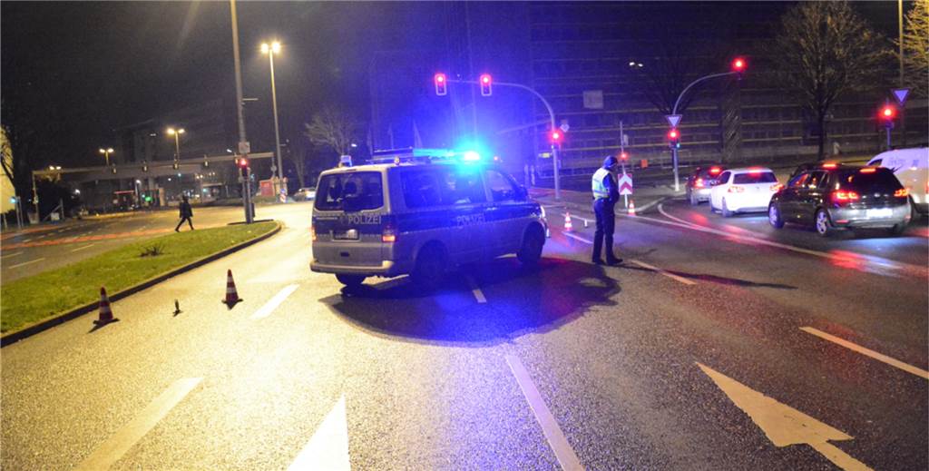 Das passiert mit den Wallraser-Autos, die die Polizei beschlagnahmt Mit Schwerpunkt-Kontrollen und Straßensperrungen geht die Dortmunder Polizei gegen Raser am Wall vor.
