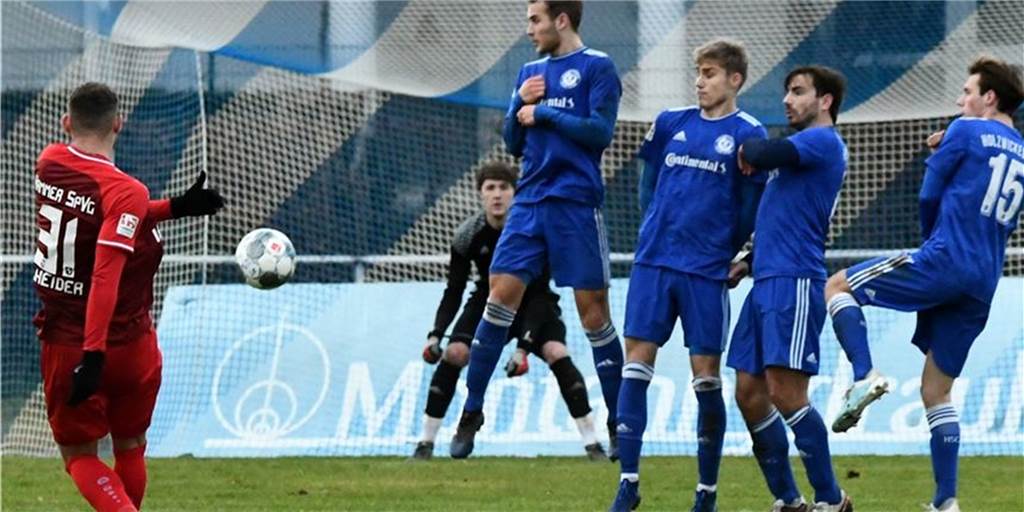 HSC-Sportchef nimmt den Fußballverband in die Pflicht: „Alles andere wäre Wahnsinn!“ HSC-Sportchef nimmt den Fußballverband in die Pflicht: „Alles andere wäre Wahnsinn!“
