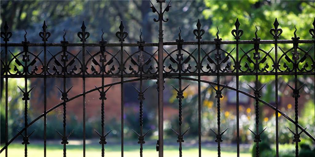 Grabpflege-Ärger: Erben kämpfen mit Friedhof um Geld Die Stadt Dortmund verwaltet noch immer über 1000 Dauerlegat-Grabverträge – seit 1998 für sie ein Minus-Geschäft.