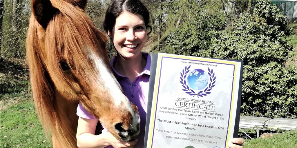 Mit Video: Talina Lorei macht Pony-Opa Obelix zum Weltrekordhalter Obelix ist aktueller Weltrekordhalter. Talina Lorei ist stolz auf ihr 23 Jahre altes Pony.