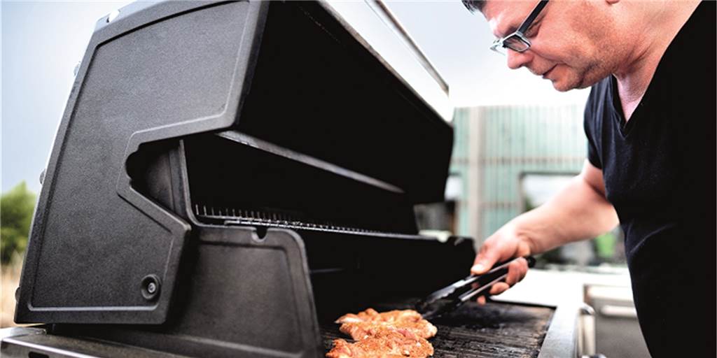 Grill-Tipps zu Ostern vom Deutschen BBQ-Meister aus Castrop-Rauxel Jörn Fischer und seine Profession: Der BBQ-Spezialist aus Castrop-Rauxel verrät jetzt seine Lieblingsrezepte in einem neuen Buch.